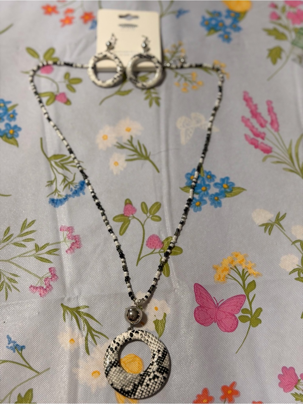 Silver Tone Black & White Snake-Pattern Pendant Necklace and Hoop Earrings Set